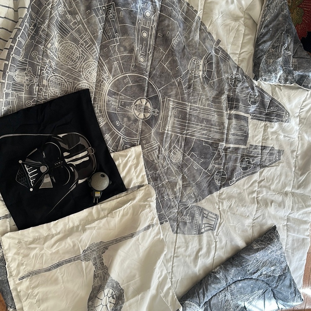 Star Wars Full/Twin reversible comforter set,decorative pillow slips,night light